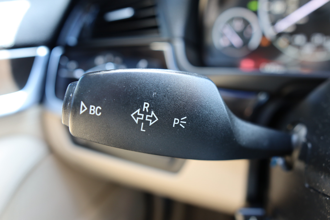 BMW 5 Series 4dr Sdn 535i xDrive AWD 2015