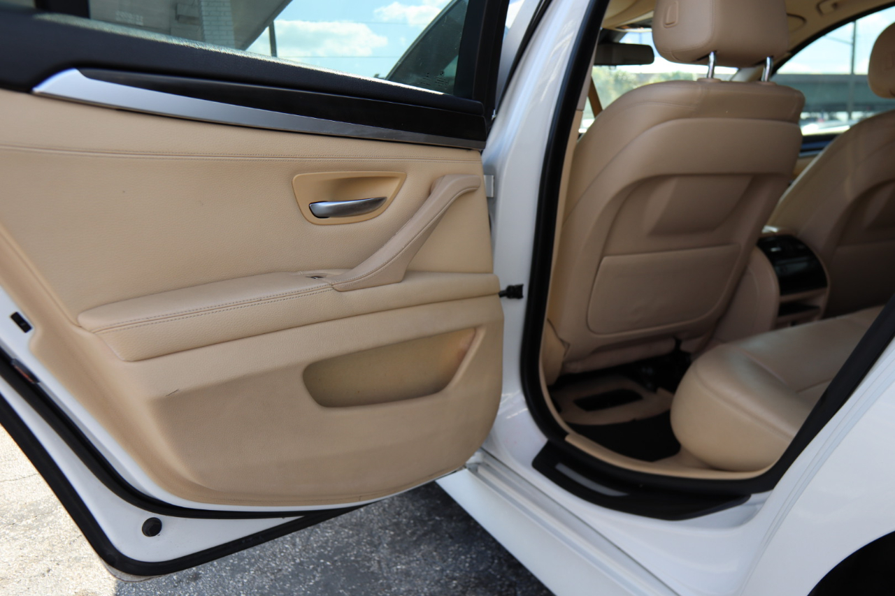 BMW 5 Series 4dr Sdn 535i xDrive AWD 2015