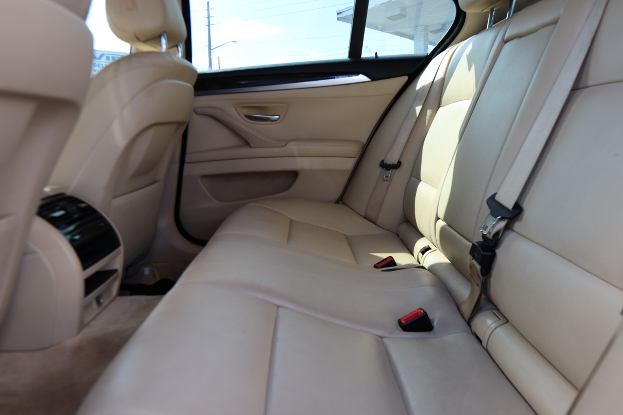 BMW 5 Series 4dr Sdn 535i xDrive AWD 2015