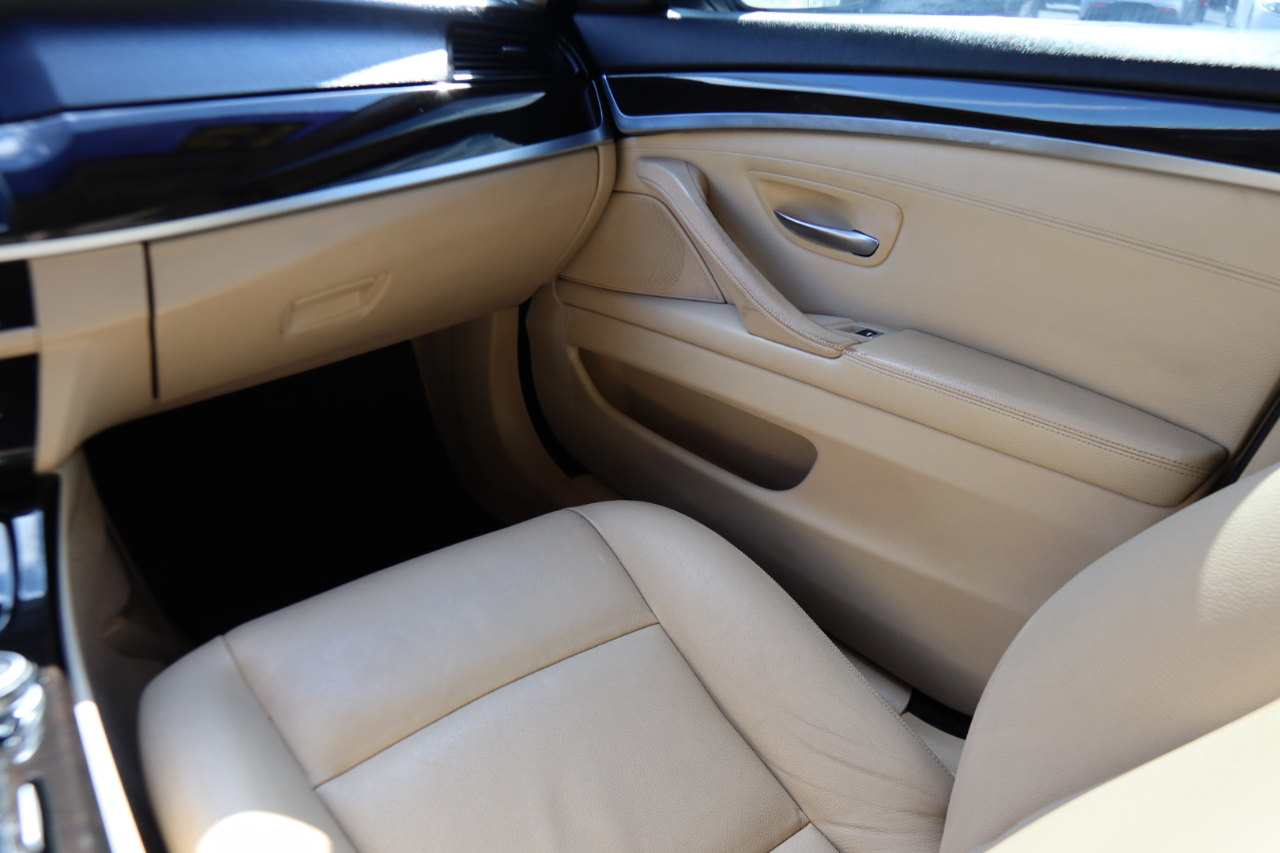 BMW 5 Series 4dr Sdn 535i xDrive AWD 2015