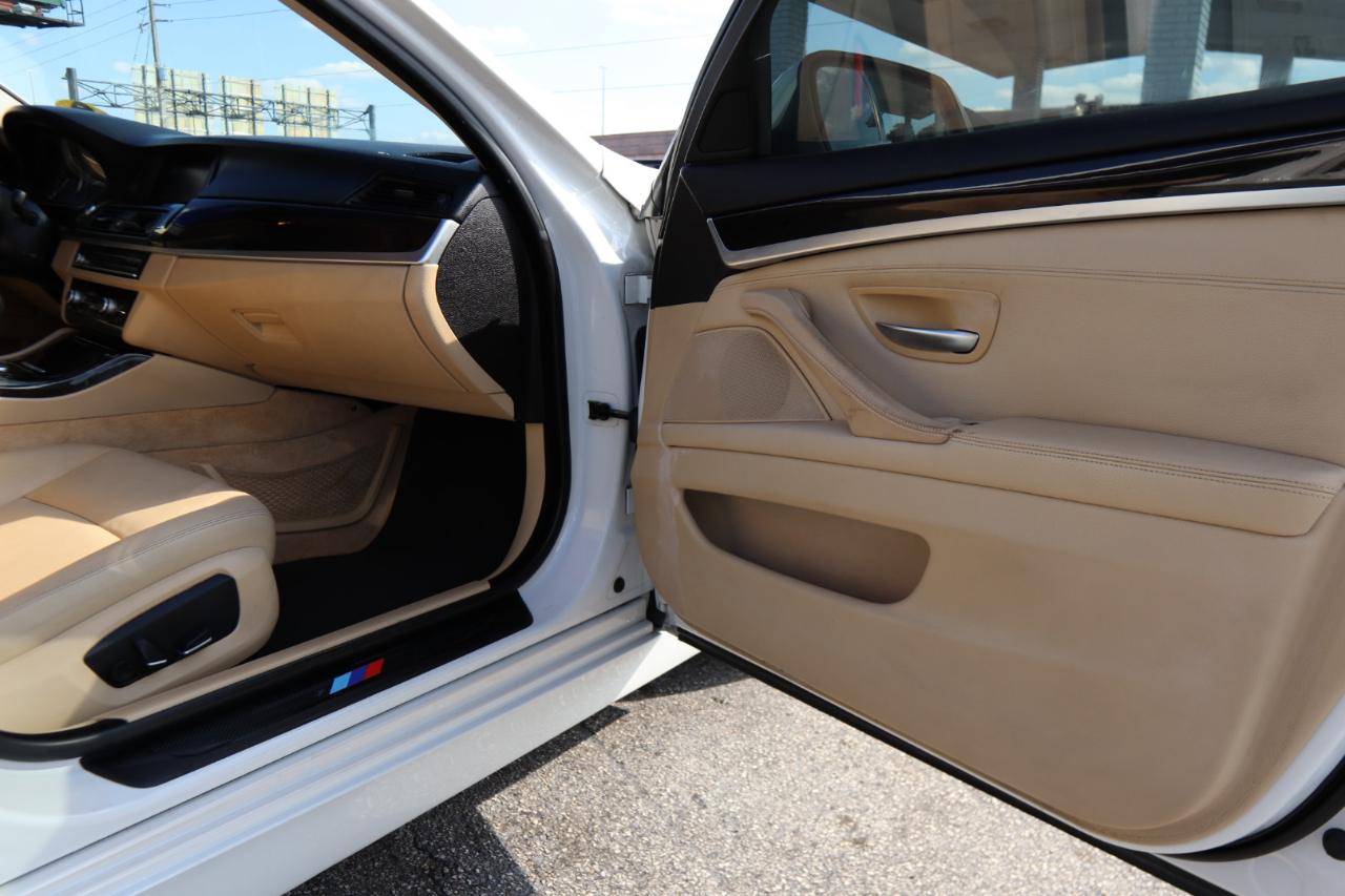 BMW 5 Series 4dr Sdn 535i xDrive AWD 2015