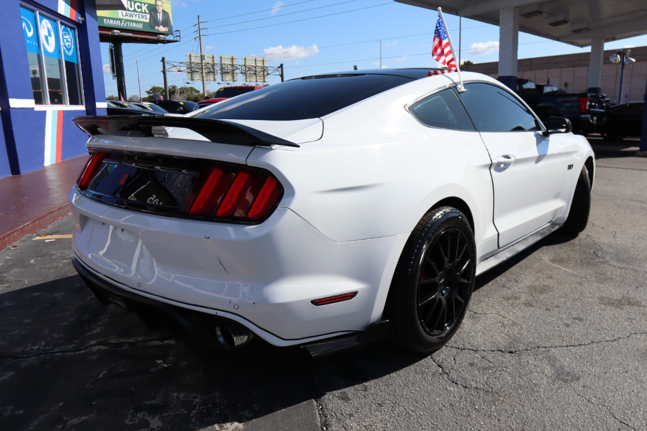 Ford Mustang GT Fastback 2017