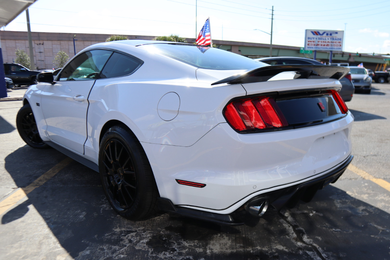Ford Mustang GT Fastback 2017