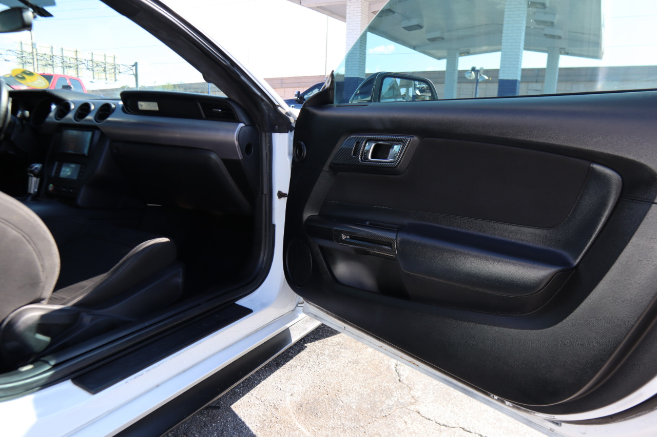 Ford Mustang GT Fastback 2017