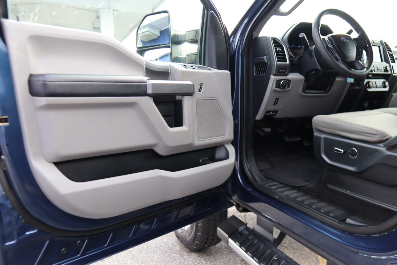 Ford Super Duty F-250 SRW King Ranch 4WD Crew Cab 8' Box 2018