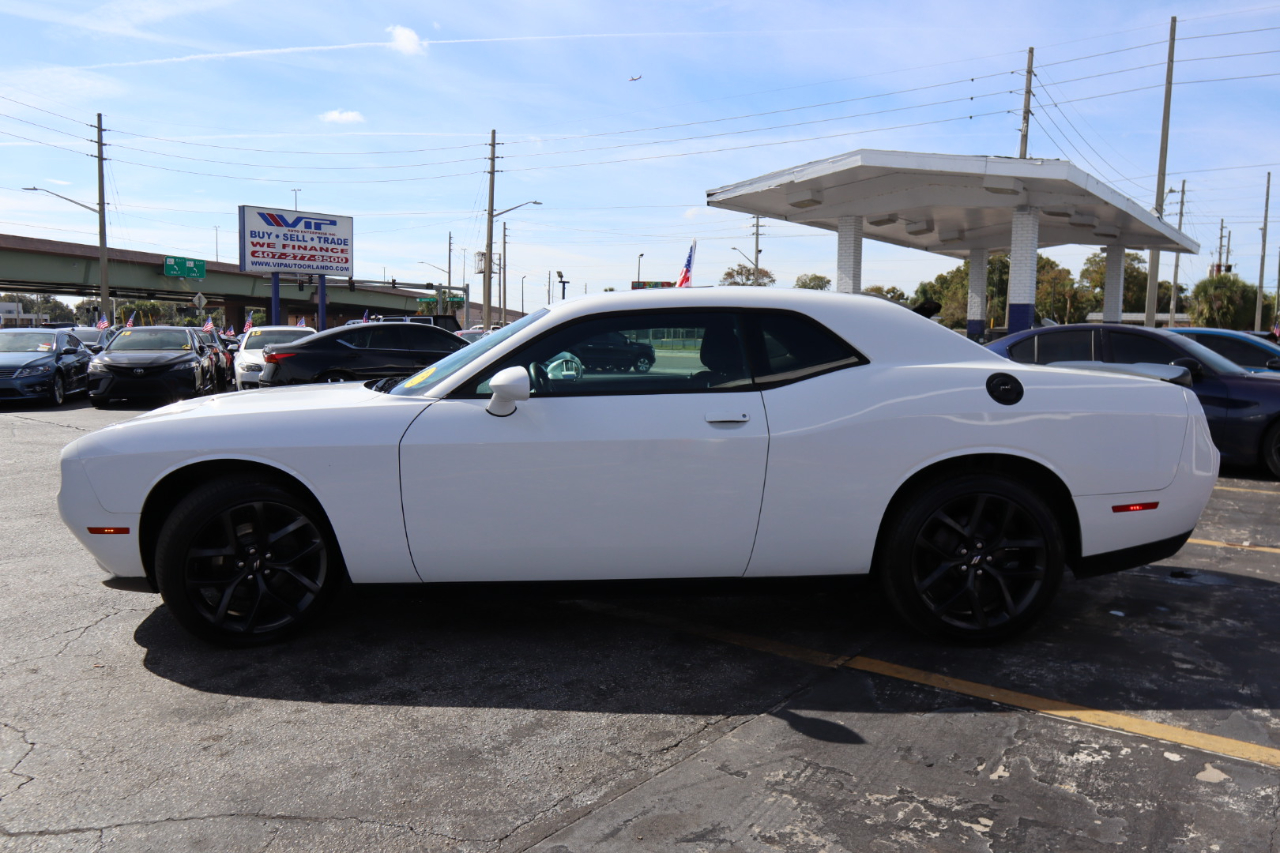 Dodge Challenger SXT RWD 2019