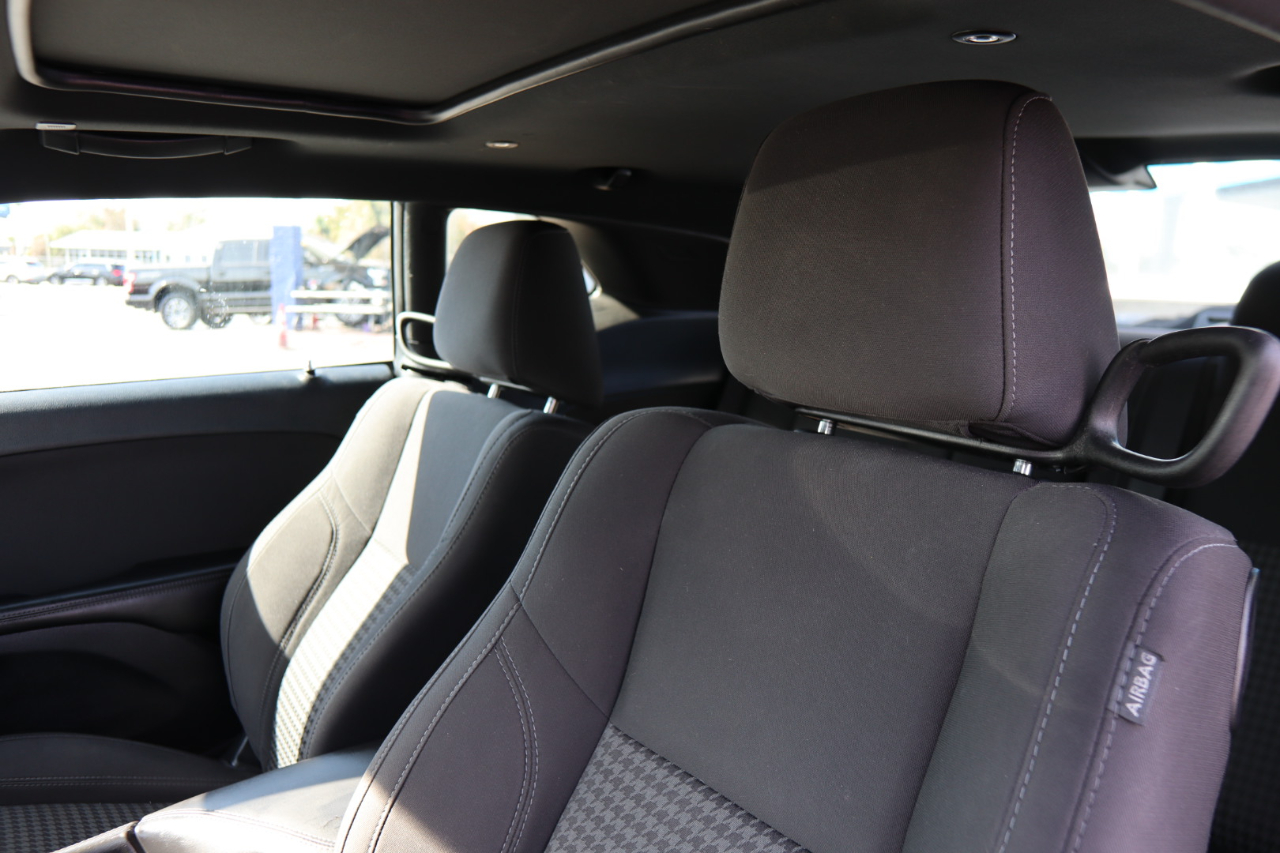 Dodge Challenger SXT RWD 2019