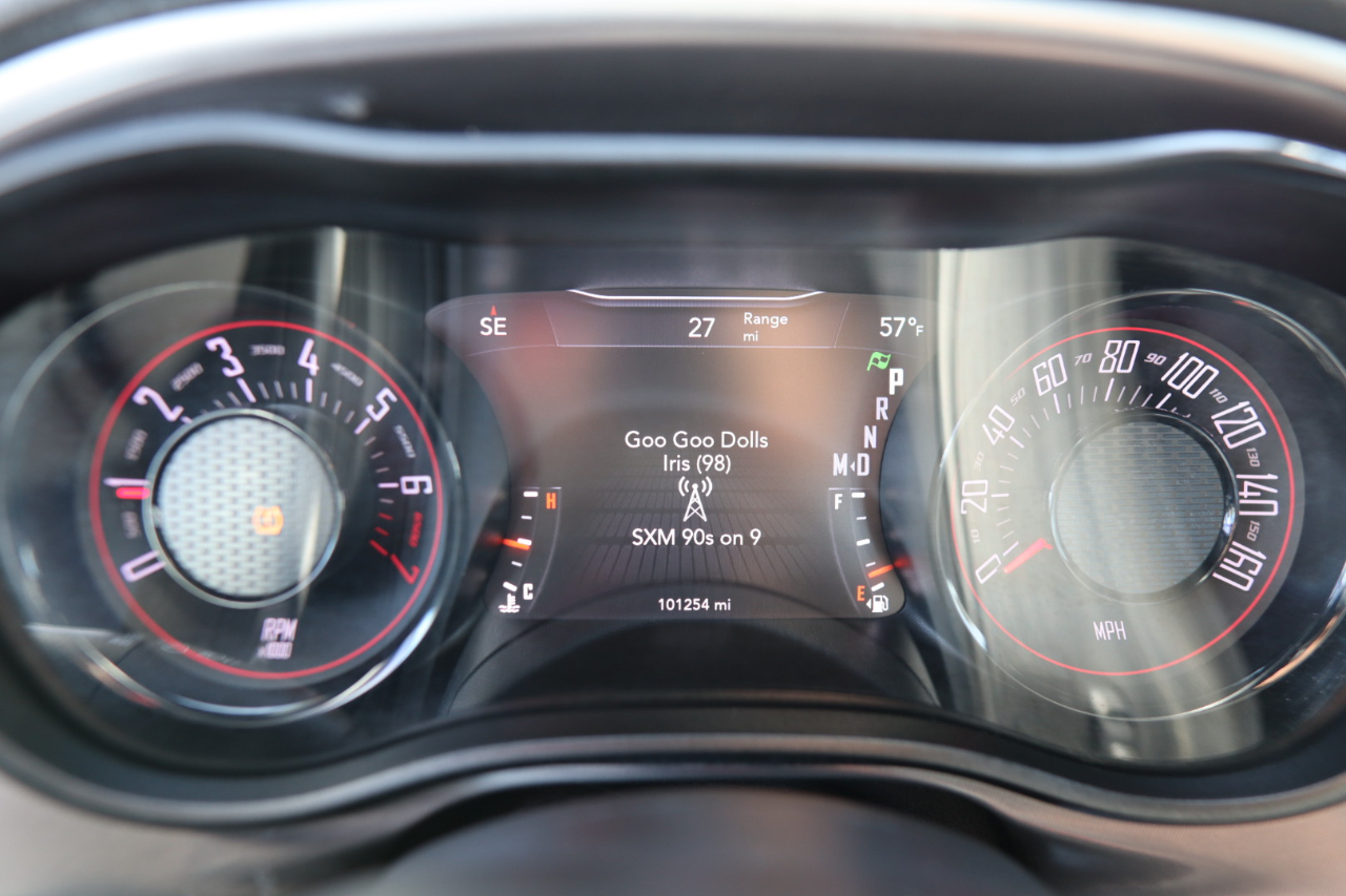 Dodge Challenger SXT RWD 2019