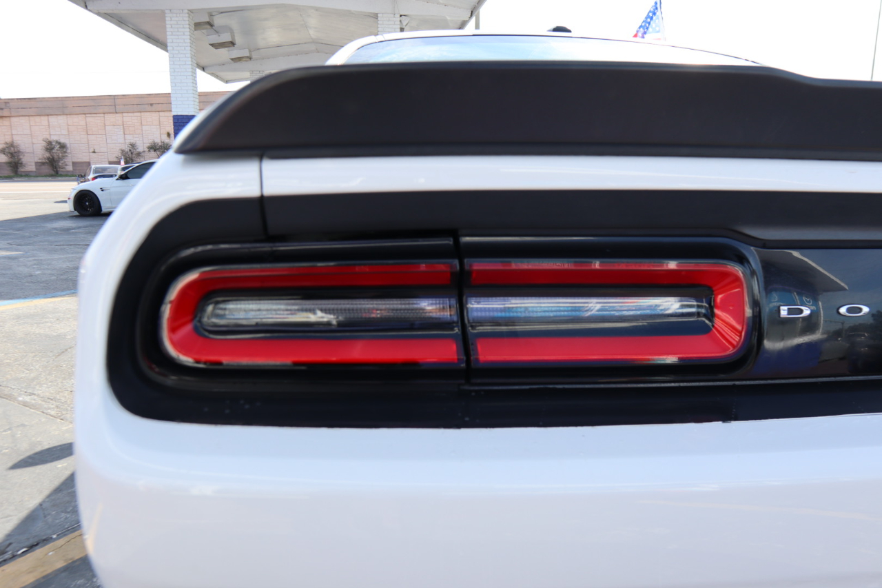 Dodge Challenger SXT RWD 2019