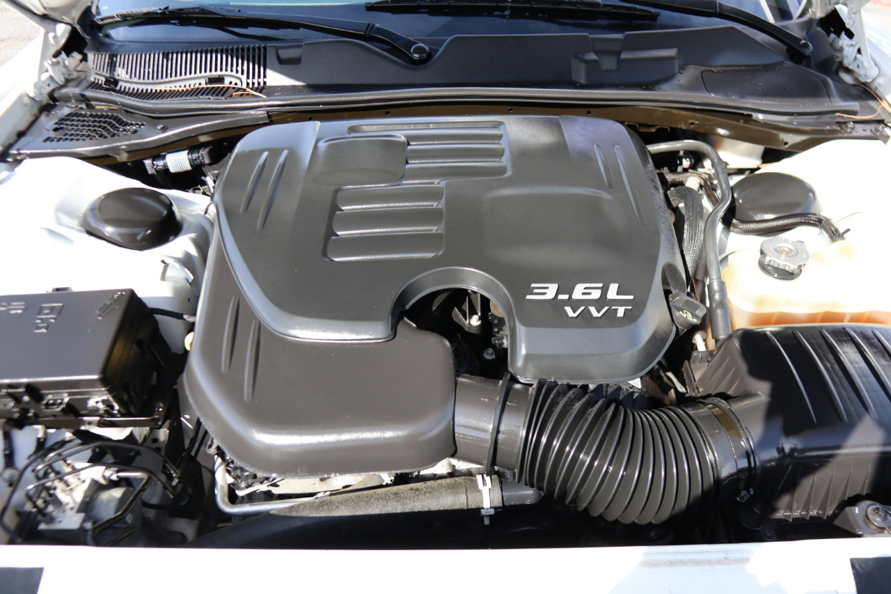 Dodge Challenger SXT RWD 2019