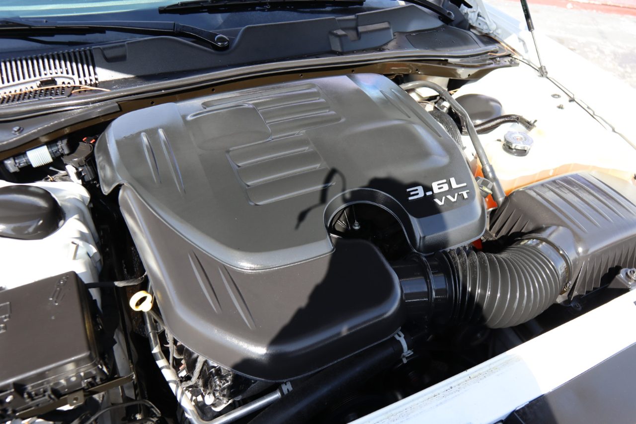 Dodge Challenger SXT RWD 2019