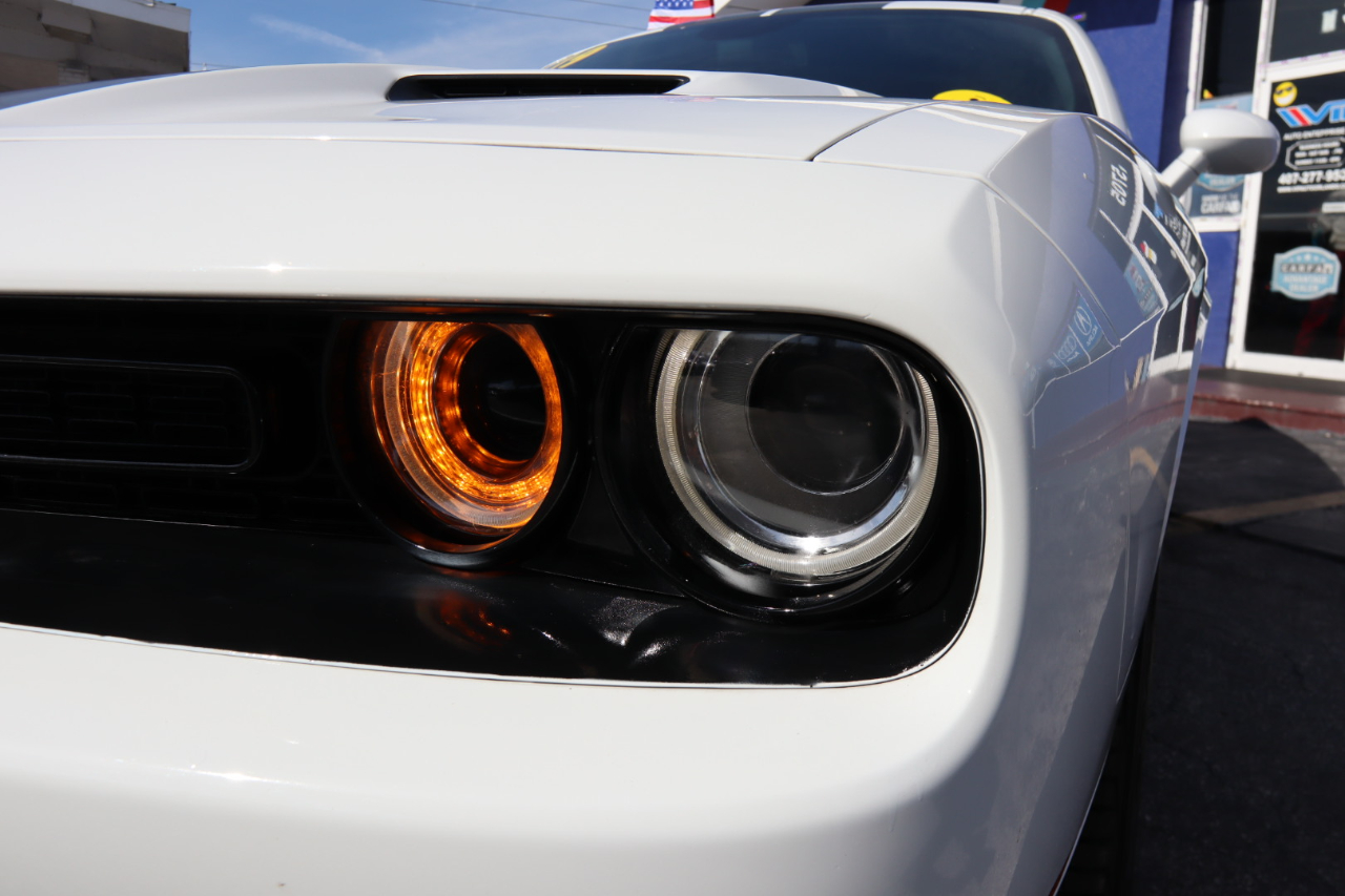 Dodge Challenger SXT RWD 2019