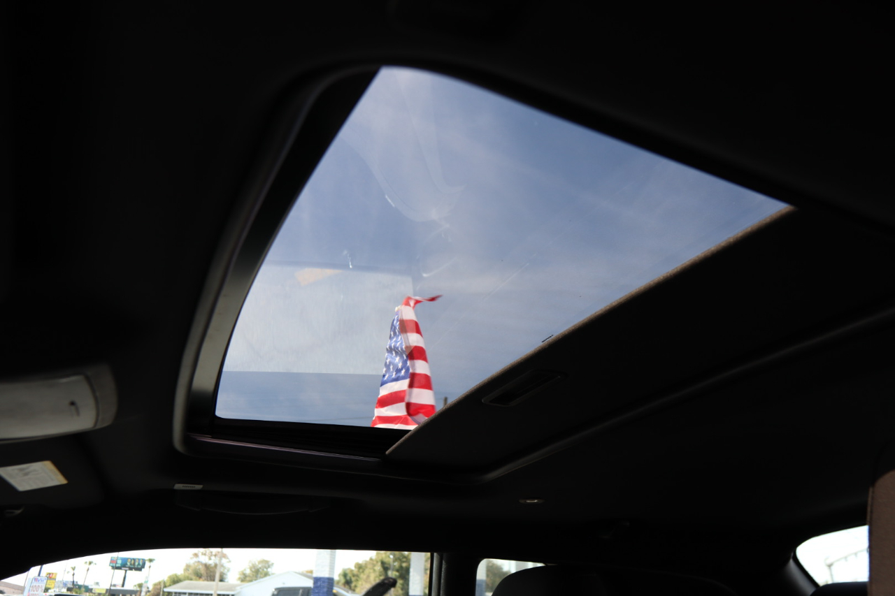 Dodge Challenger SXT RWD 2019