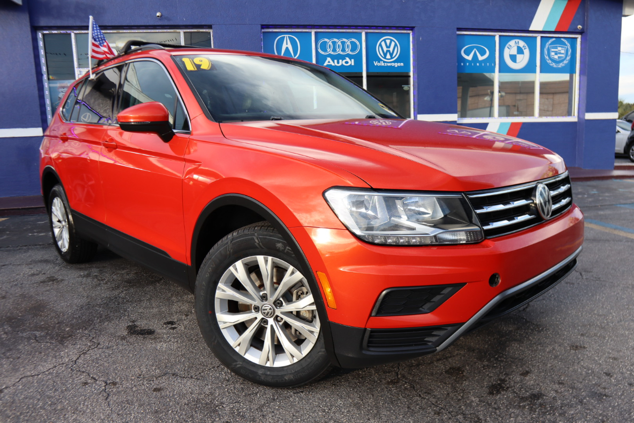 Volkswagen Tiguan 2.0T SEL R-Line Black FWD 2019