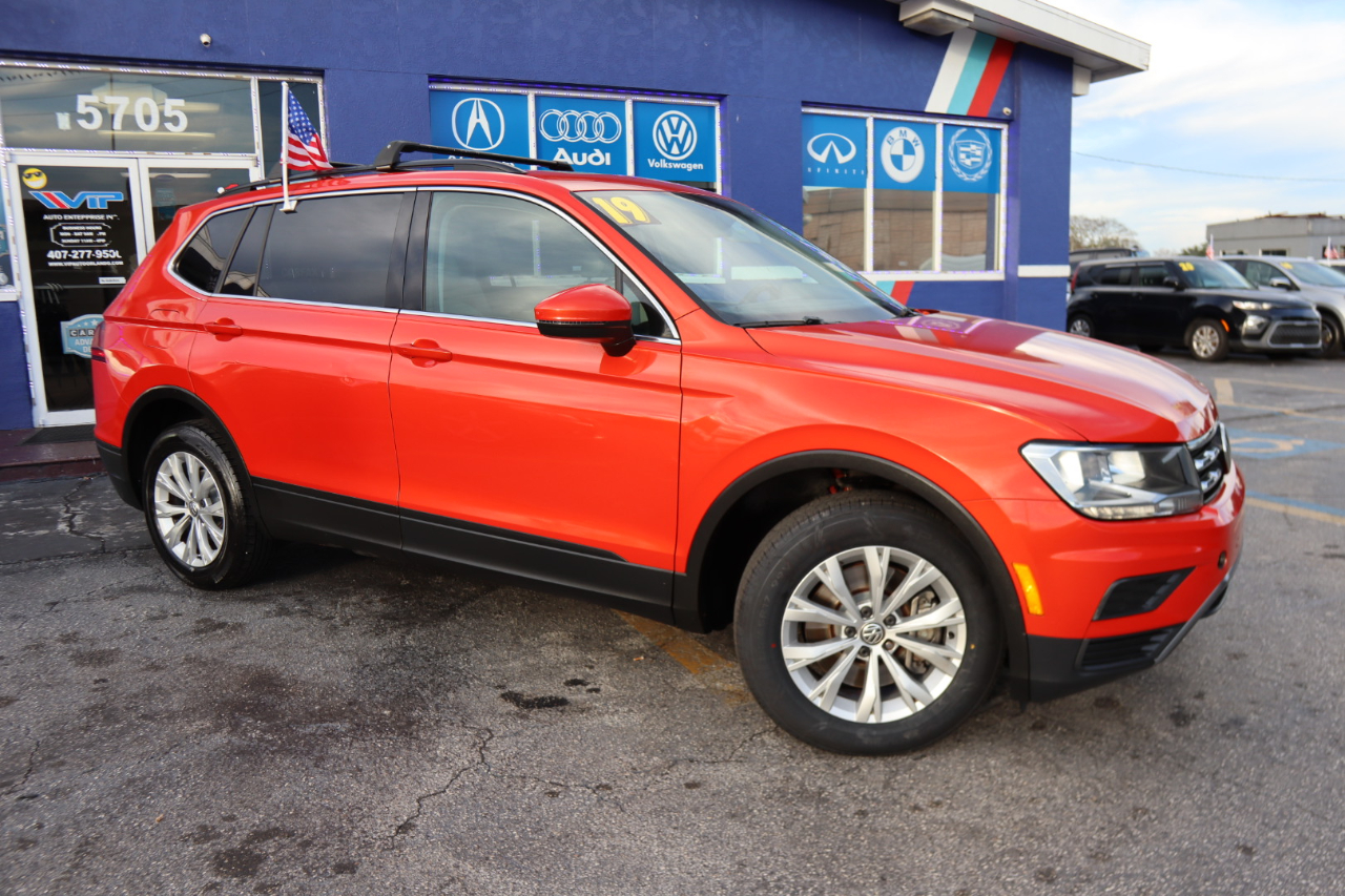 Volkswagen Tiguan 2.0T SEL R-Line Black FWD 2019