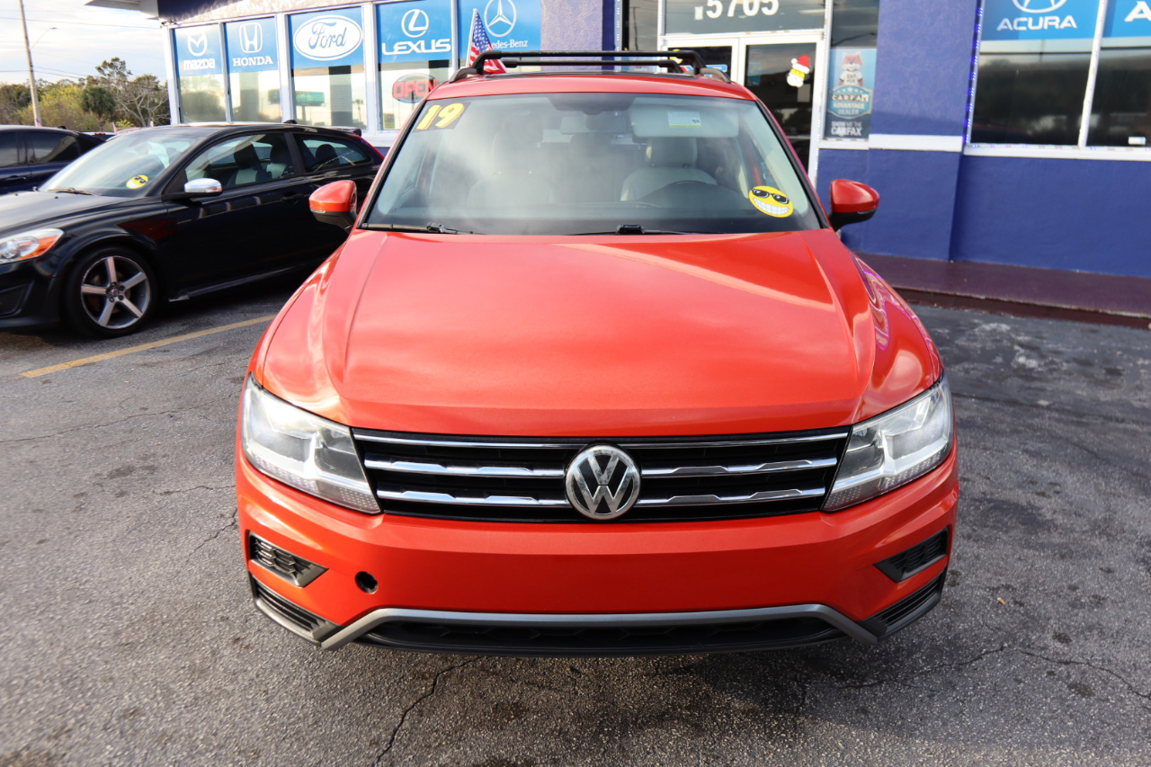 Volkswagen Tiguan 2.0T SEL R-Line Black FWD 2019