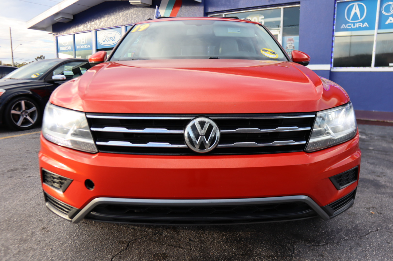 Volkswagen Tiguan 2.0T SEL R-Line Black FWD 2019