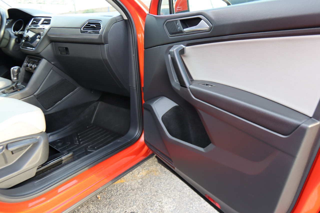 Volkswagen Tiguan 2.0T SEL R-Line Black FWD 2019