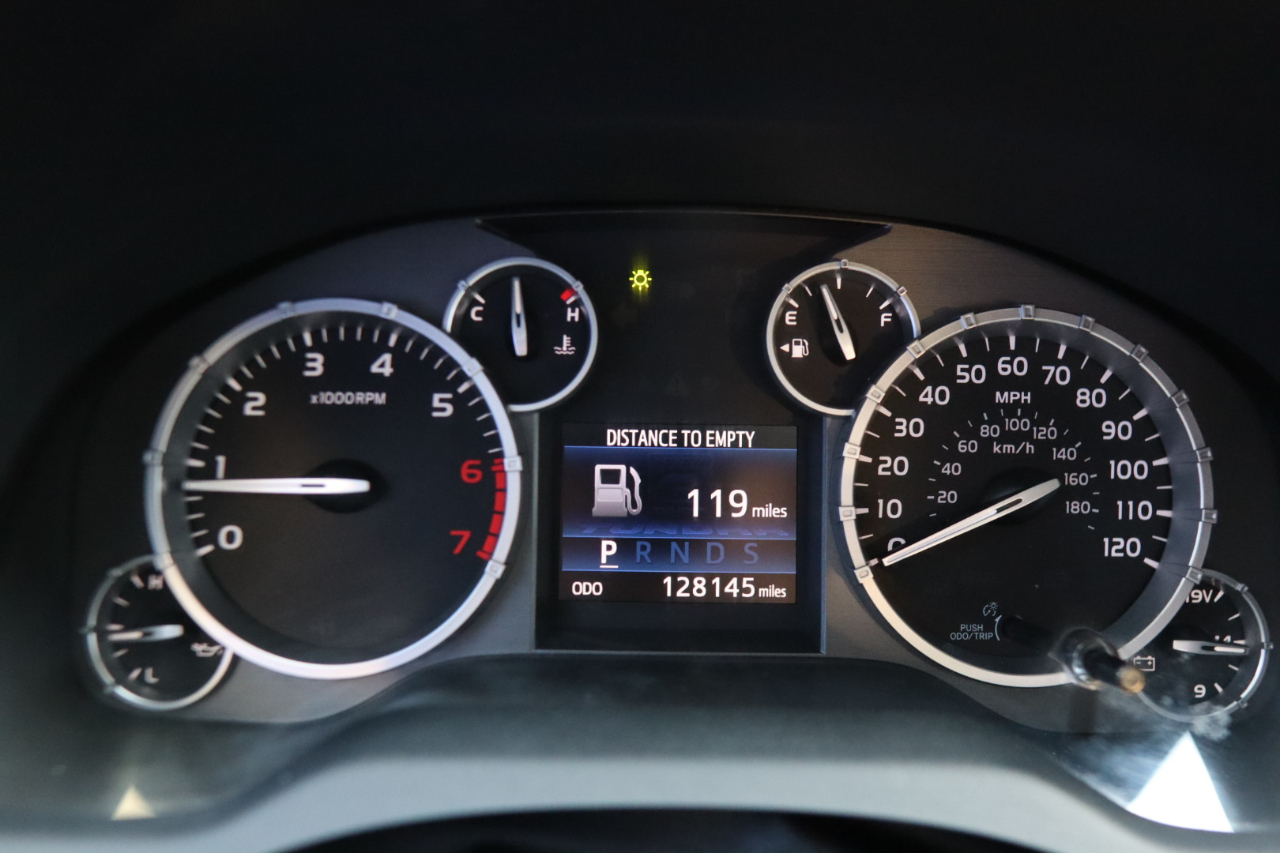 Toyota Tundra 2WD Truck Double Cab 4.6L V8 6-Spd AT SR5 (Natl) 2014