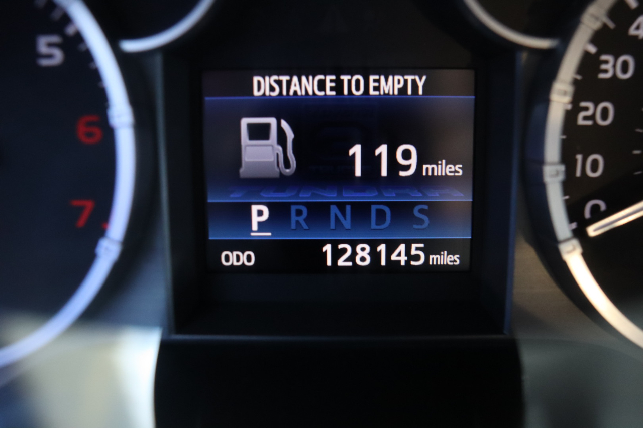 Toyota Tundra 2WD Truck Double Cab 4.6L V8 6-Spd AT SR5 (Natl) 2014