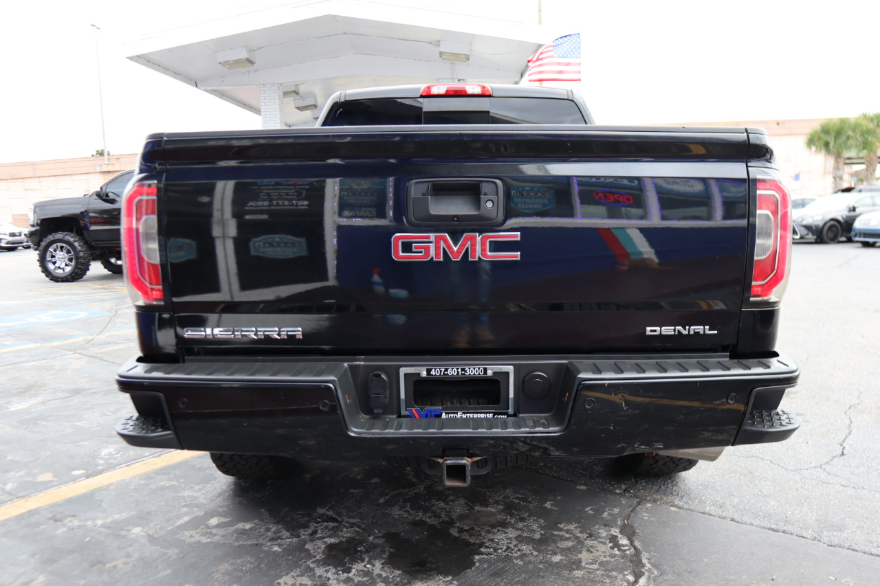 GMC Sierra 1500 4WD Crew Cab 143.5" Denali 2017