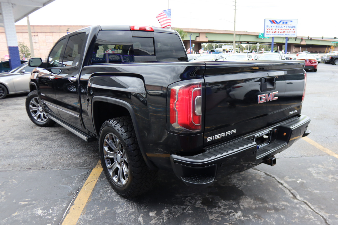 GMC Sierra 1500 4WD Crew Cab 143.5" Denali 2017