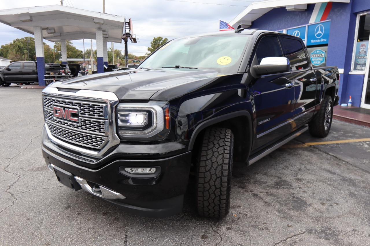 GMC Sierra 1500 4WD Crew Cab 143.5" Denali 2017