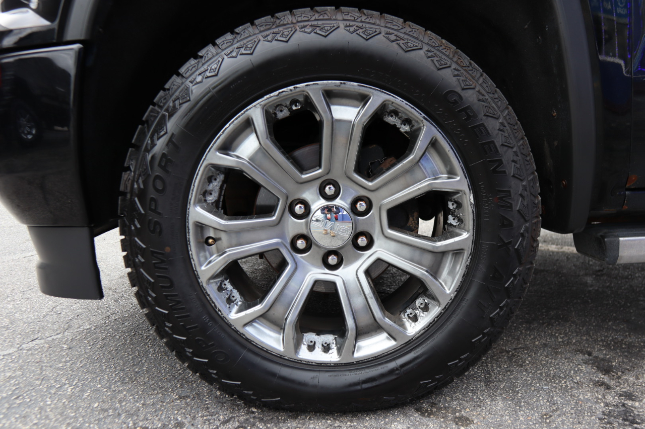 GMC Sierra 1500 4WD Crew Cab 143.5" Denali 2017