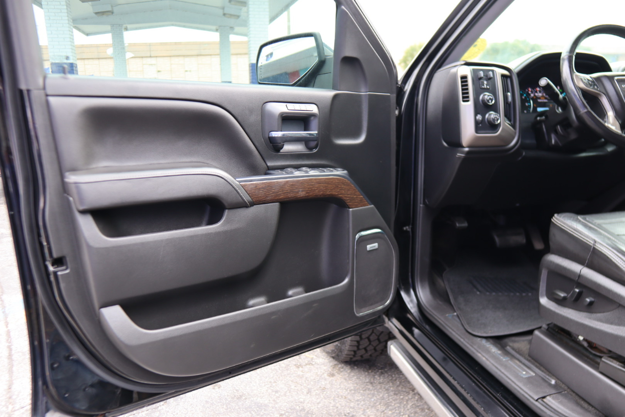 GMC Sierra 1500 4WD Crew Cab 143.5" Denali 2017