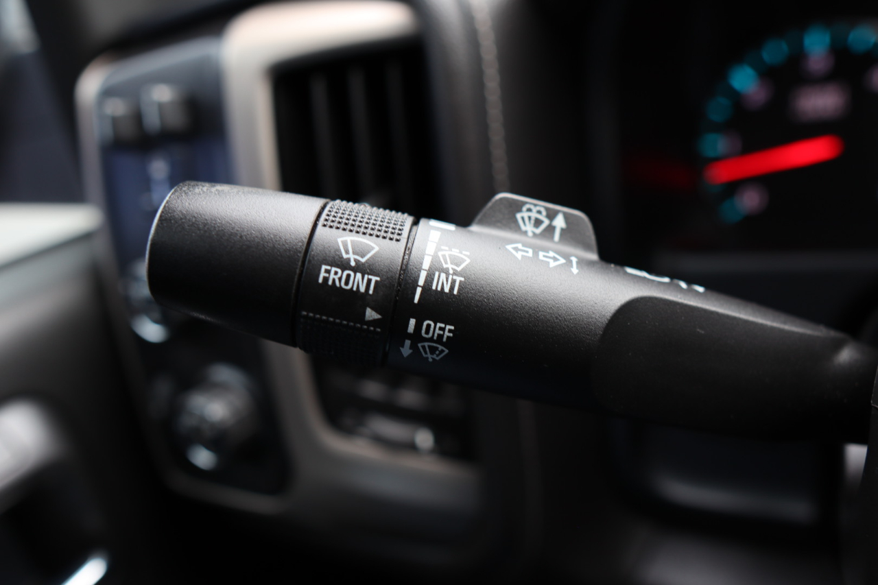 GMC Sierra 1500 4WD Crew Cab 143.5" Denali 2017