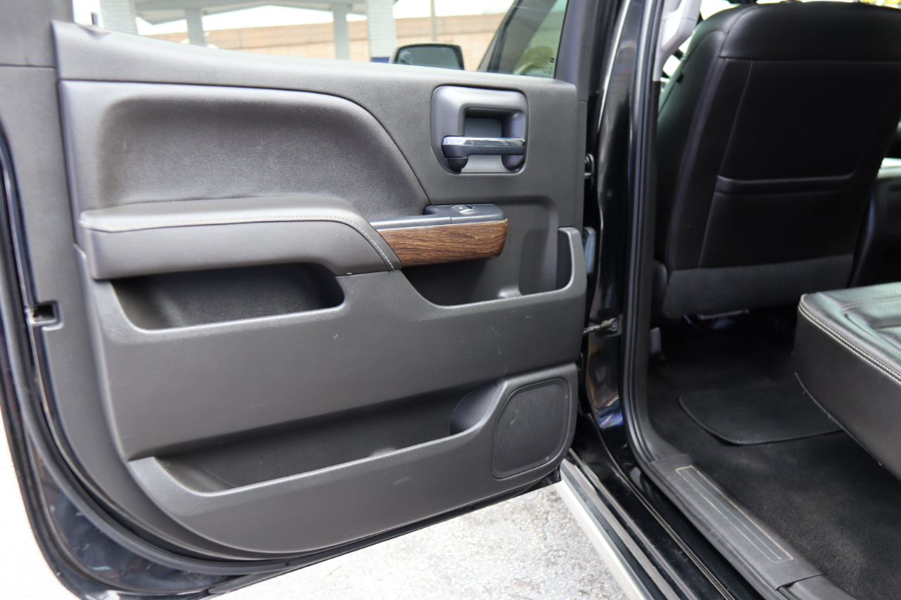 GMC Sierra 1500 4WD Crew Cab 143.5" Denali 2017