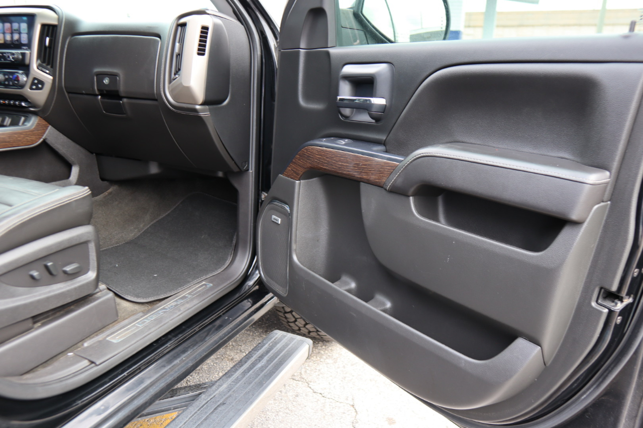 GMC Sierra 1500 4WD Crew Cab 143.5" Denali 2017