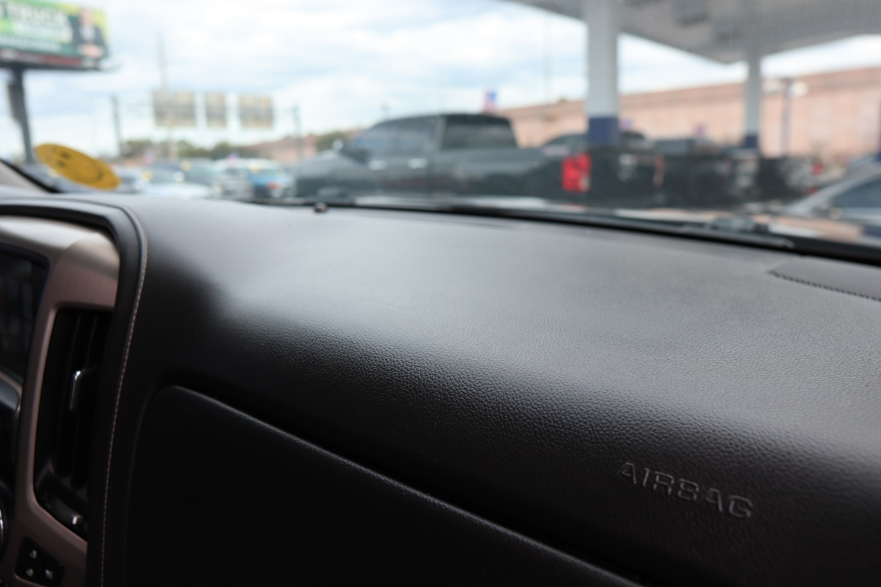 GMC Sierra 1500 4WD Crew Cab 143.5" Denali 2017