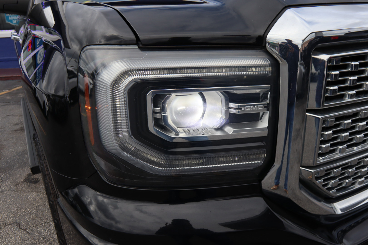 GMC Sierra 1500 4WD Crew Cab 143.5" Denali 2017