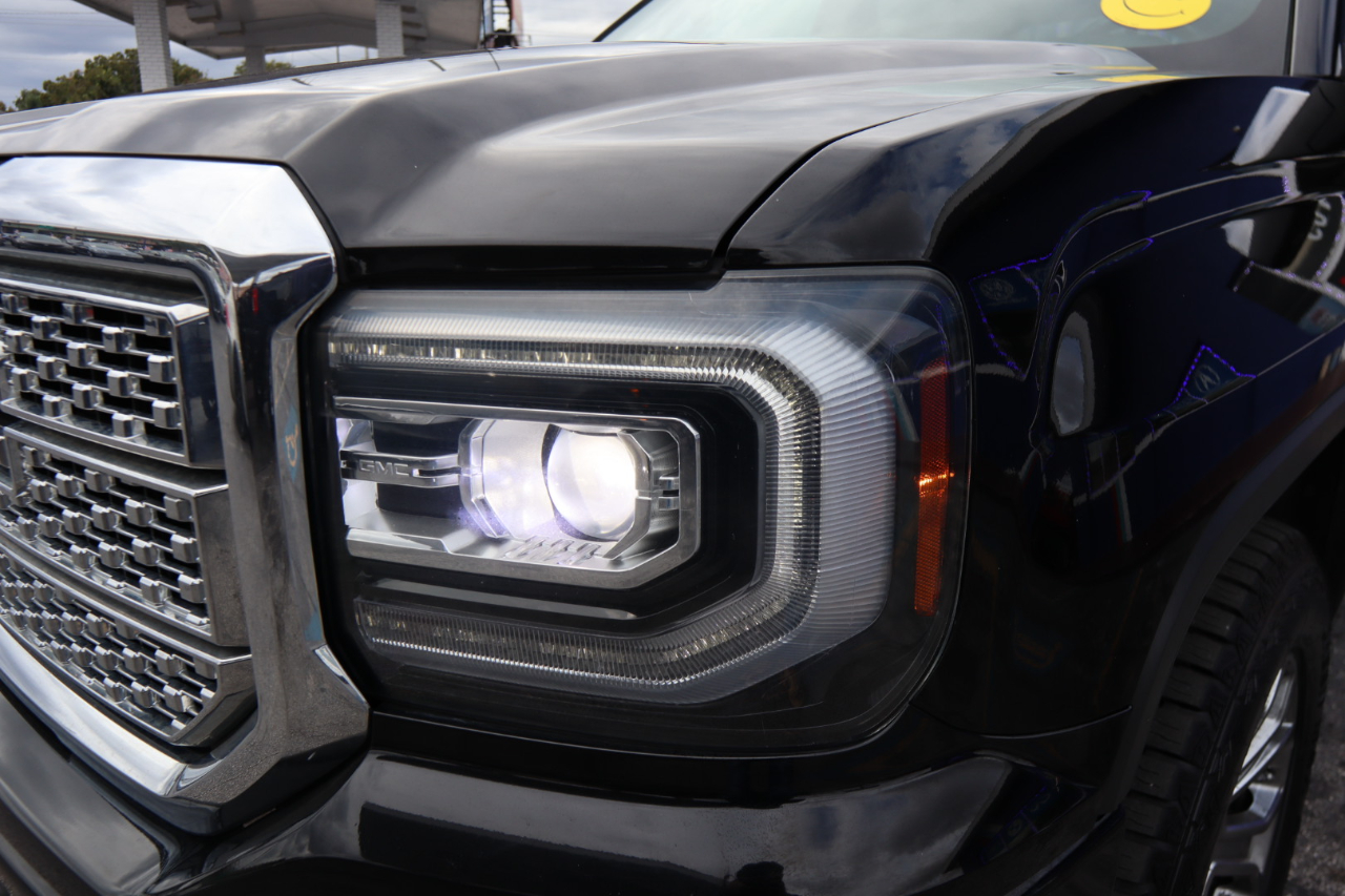 GMC Sierra 1500 4WD Crew Cab 143.5" Denali 2017