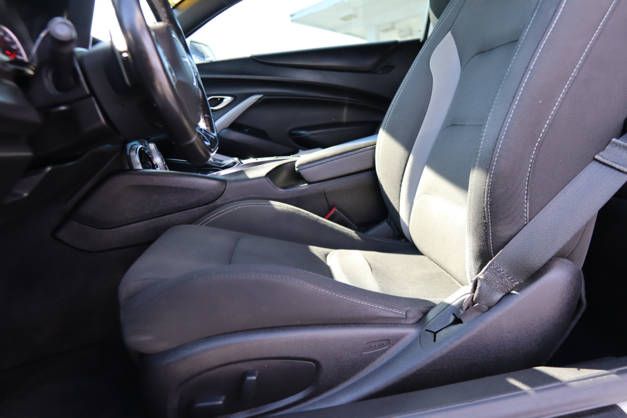 Chevrolet Camaro 2dr Cpe 1LT 2019