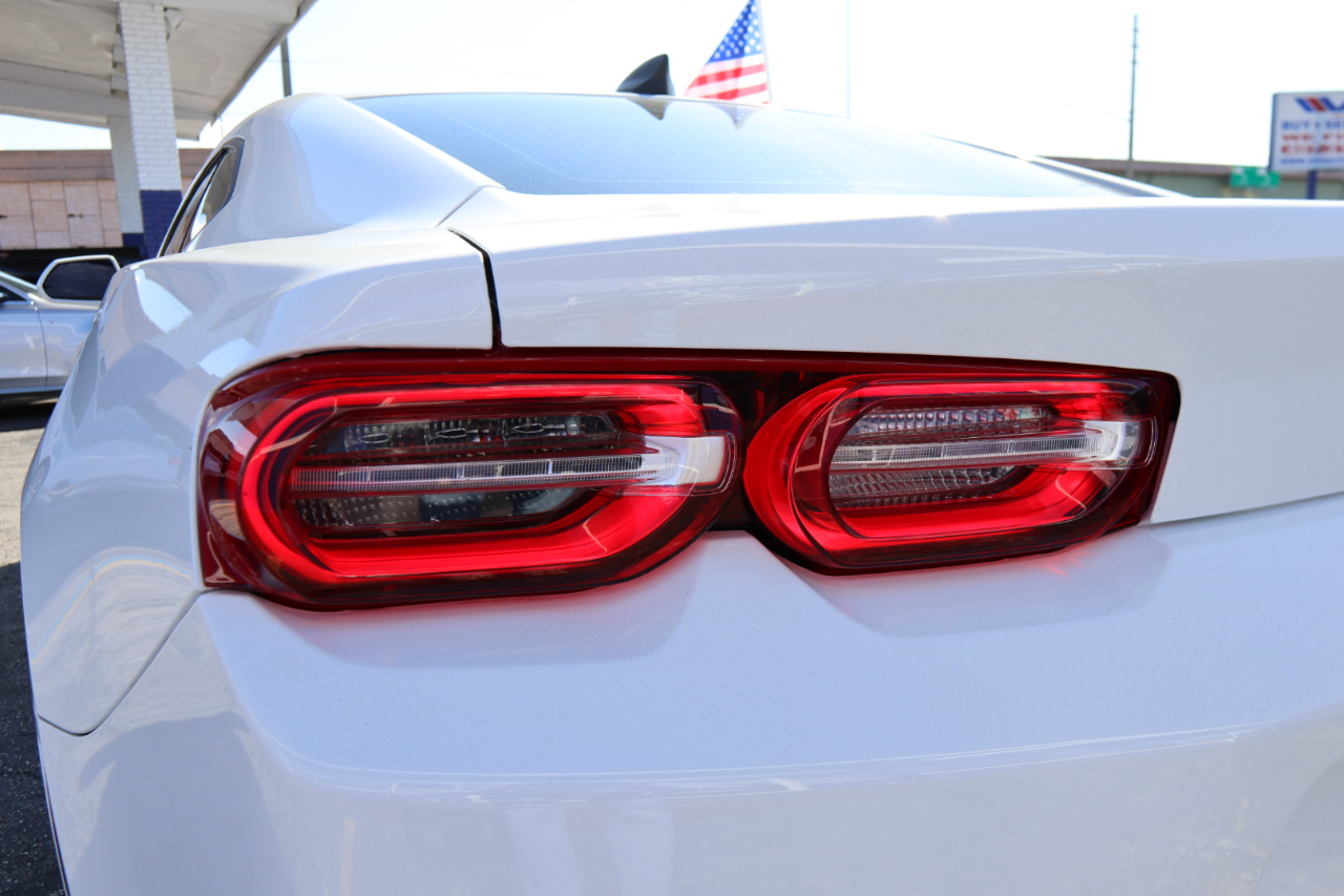 Chevrolet Camaro 2dr Cpe 1LT 2019