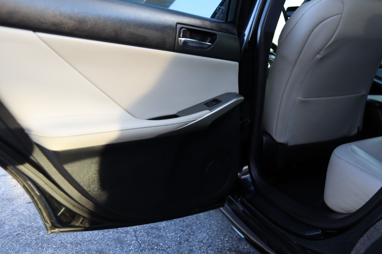 Lexus IS 250 4dr Sport Sdn Auto RWD 2014