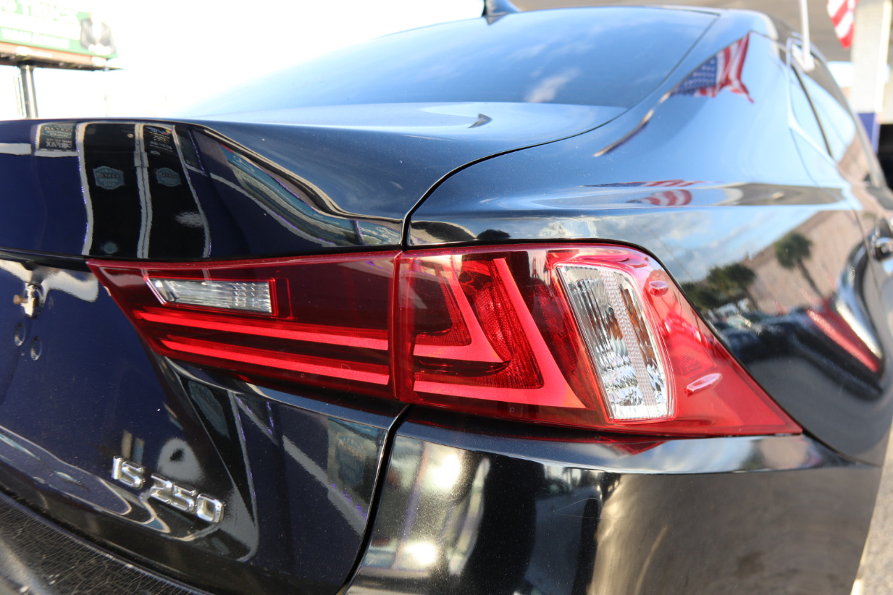 Lexus IS 250 4dr Sport Sdn Auto RWD 2014