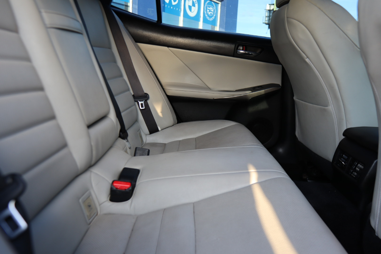 Lexus IS 250 4dr Sport Sdn Auto RWD 2014