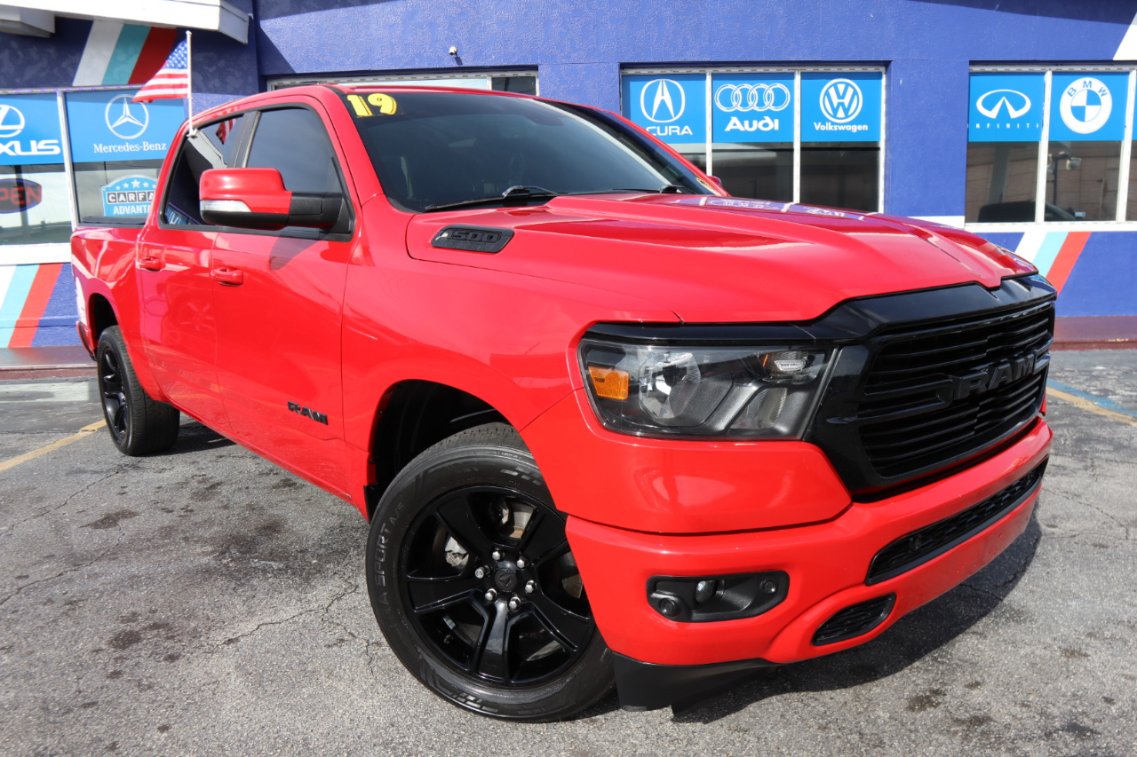 RAM 1500 Big Horn 4x4 Crew Cab 5'7" Box 2020