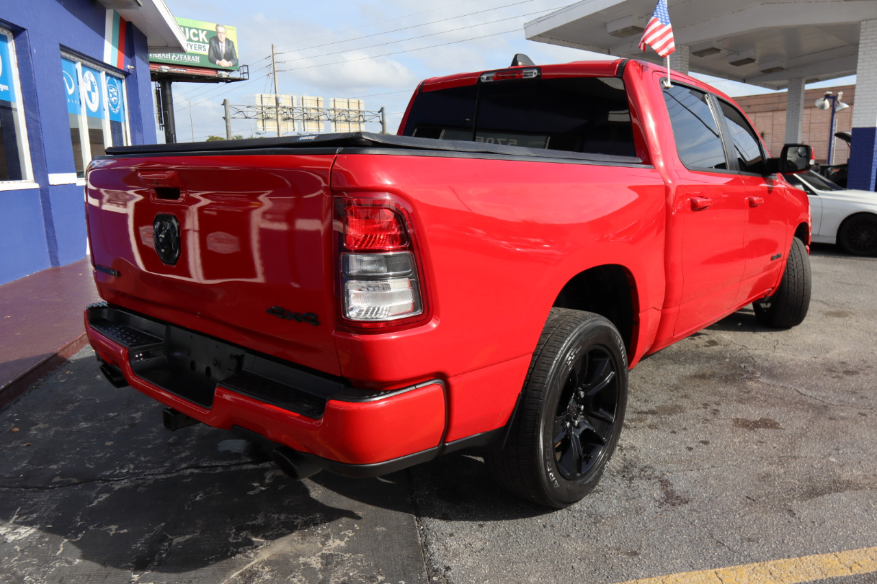 RAM 1500 Big Horn 4x4 Crew Cab 5'7" Box 2020