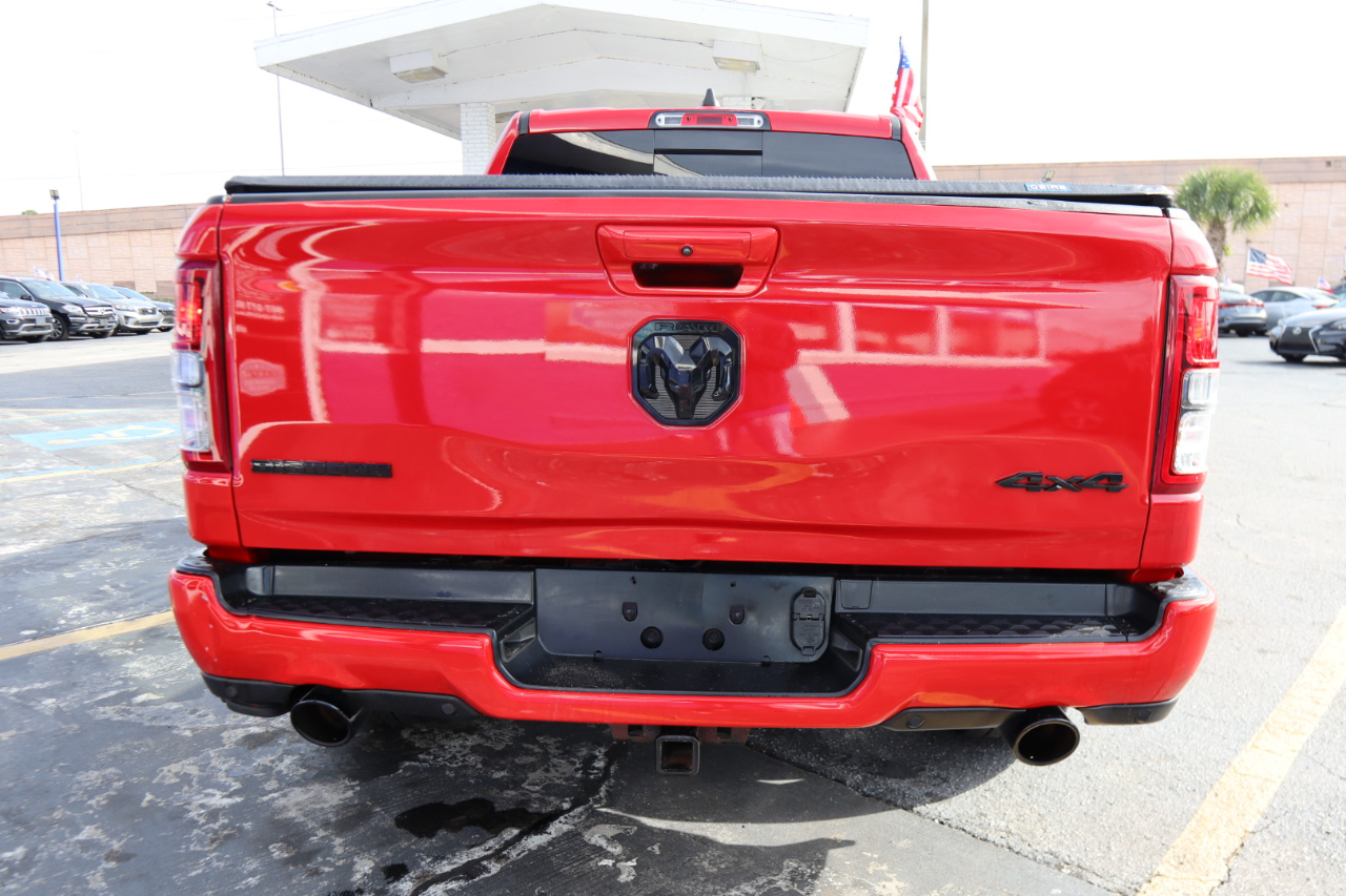 RAM 1500 Big Horn 4x4 Crew Cab 5'7" Box 2020