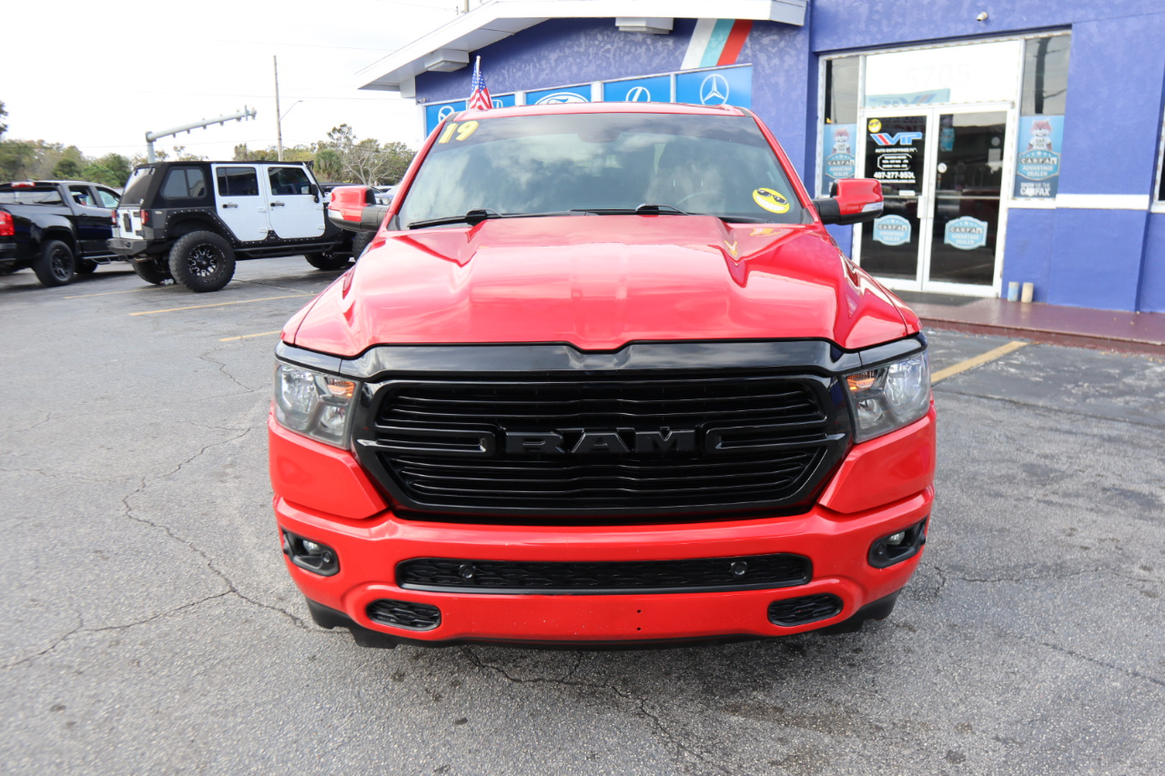 RAM 1500 Big Horn 4x4 Crew Cab 5'7" Box 2020