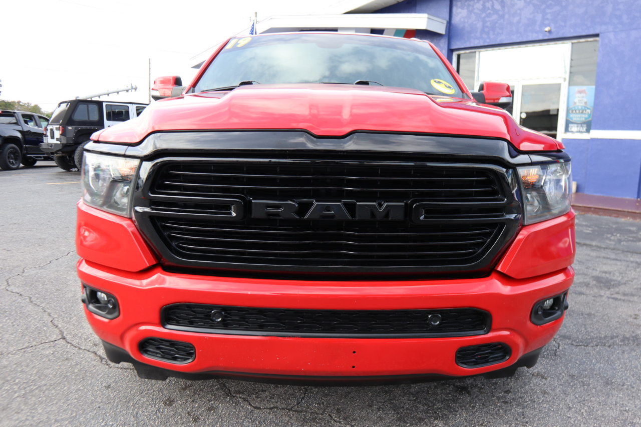 RAM 1500 Big Horn 4x4 Crew Cab 5'7" Box 2020