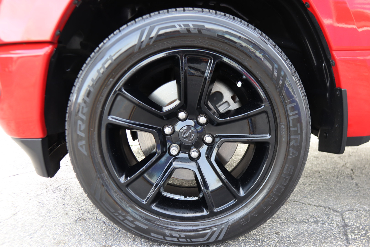 RAM 1500 Big Horn 4x4 Crew Cab 5'7" Box 2020