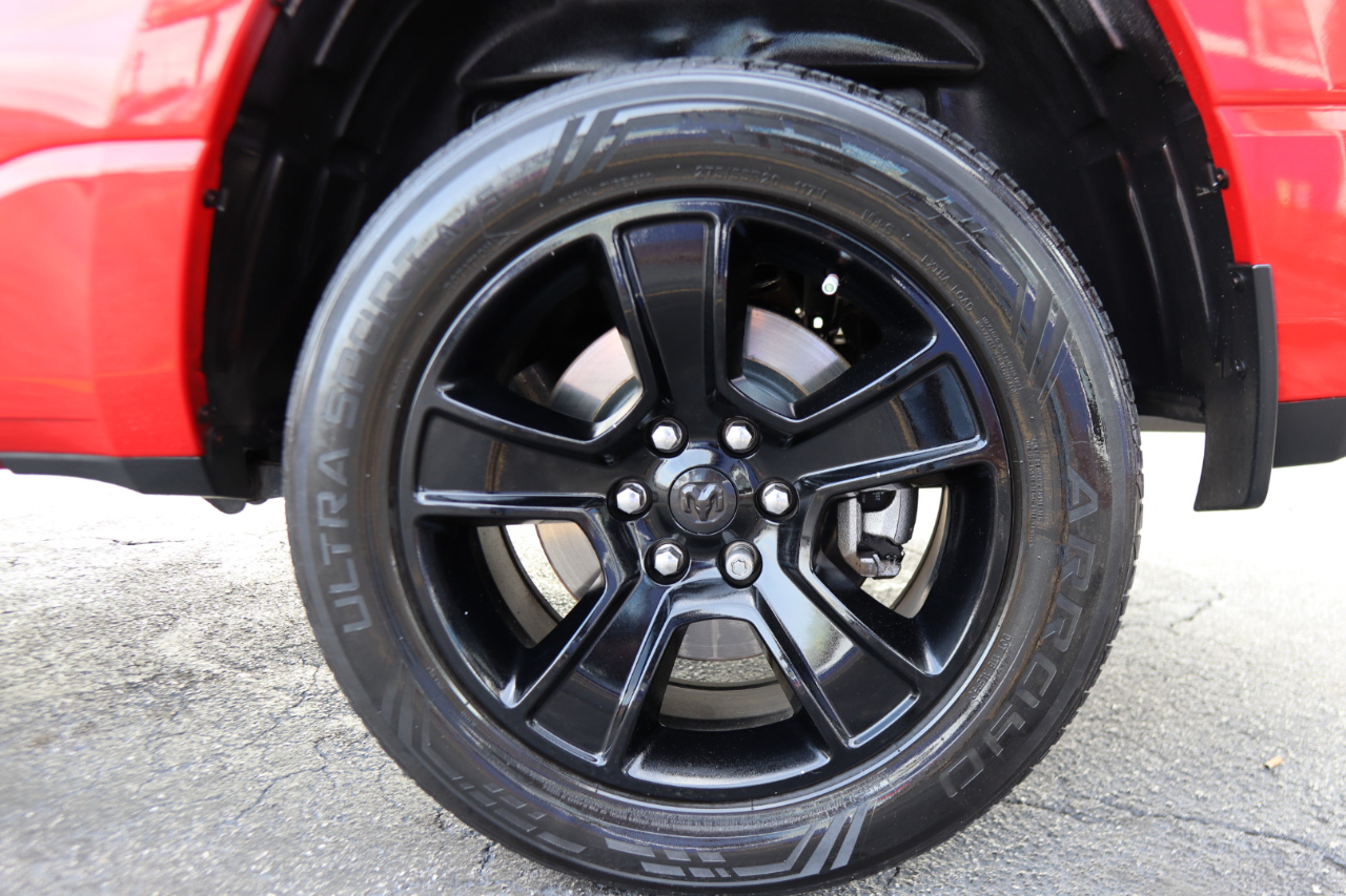 RAM 1500 Big Horn 4x4 Crew Cab 5'7" Box 2020