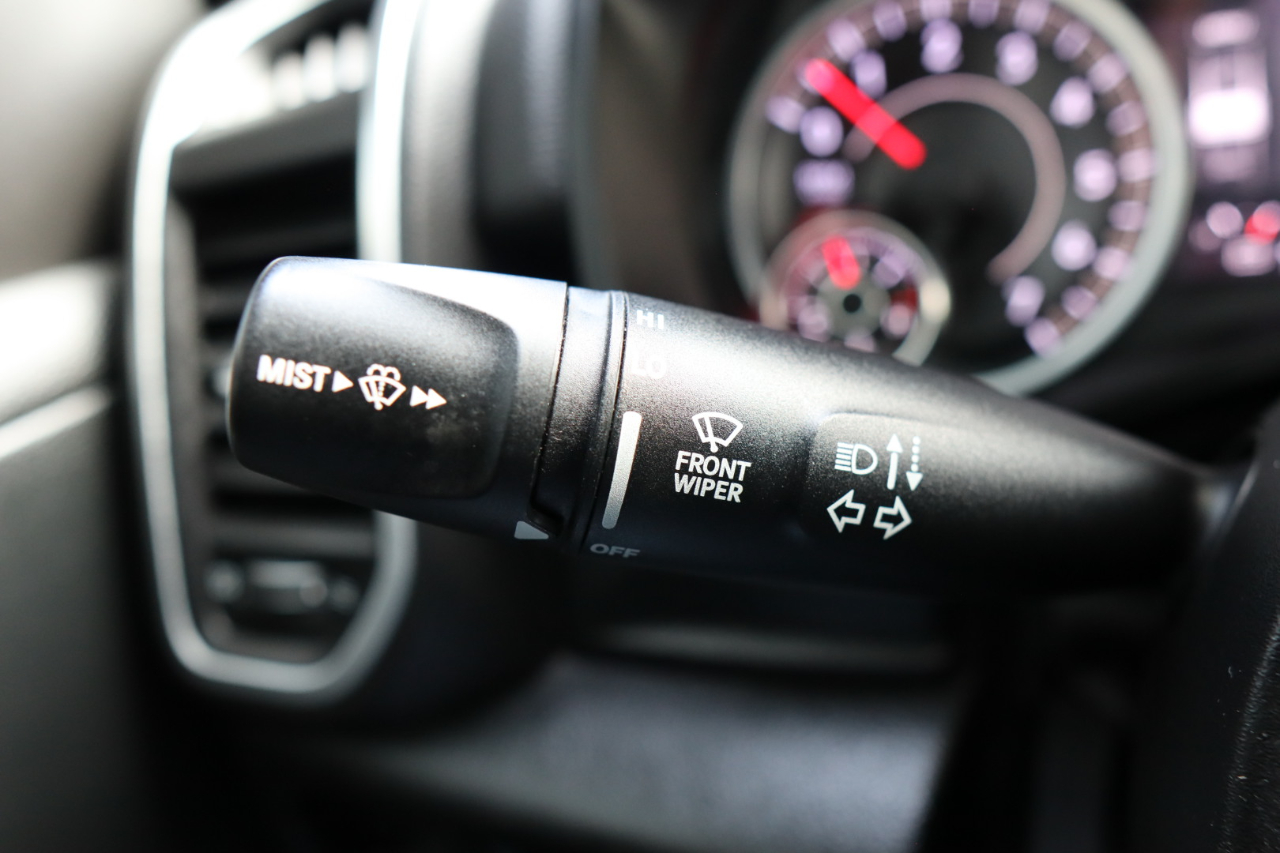 RAM 1500 Big Horn 4x4 Crew Cab 5'7" Box 2020