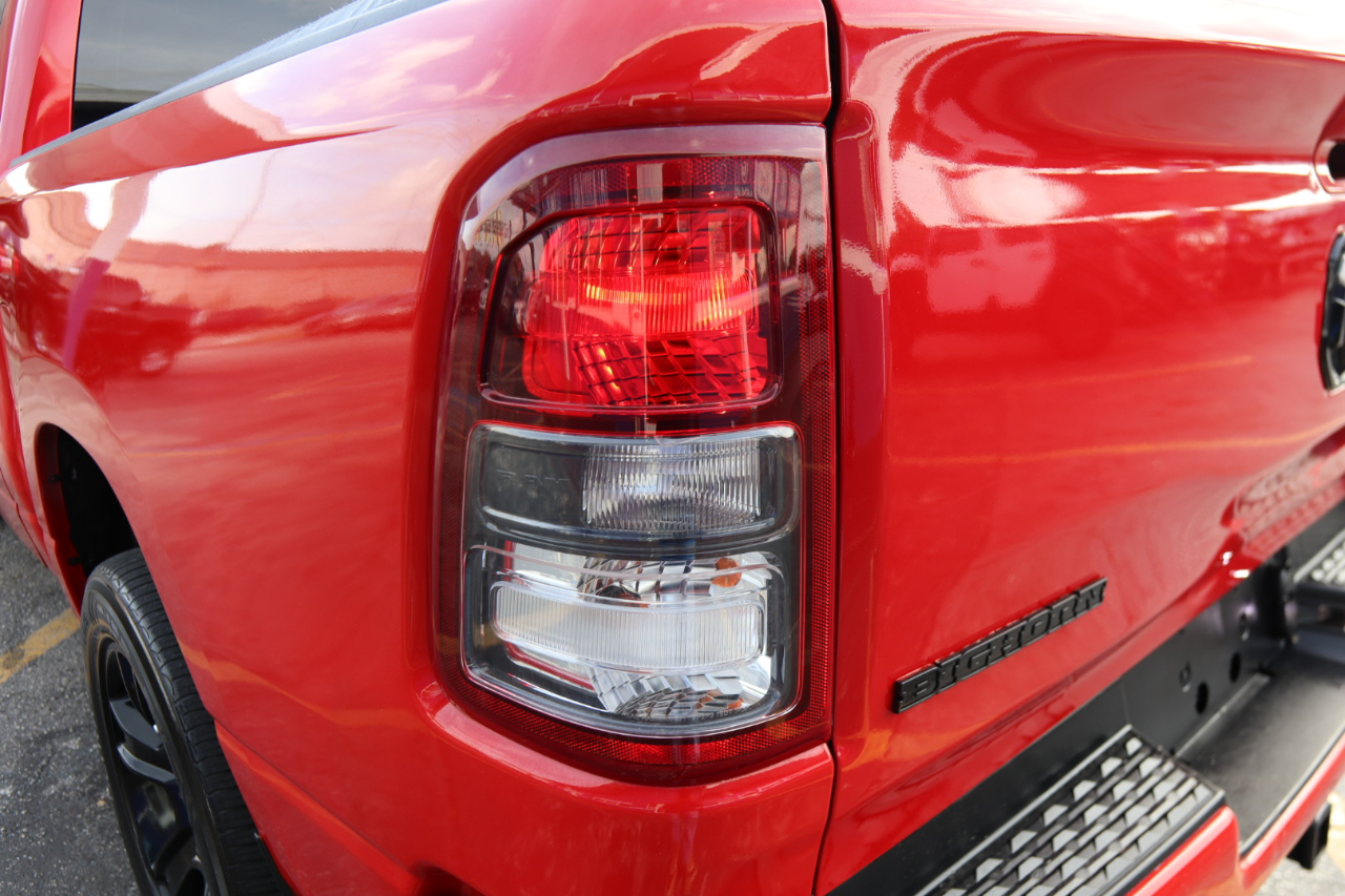 RAM 1500 Big Horn 4x4 Crew Cab 5'7" Box 2020