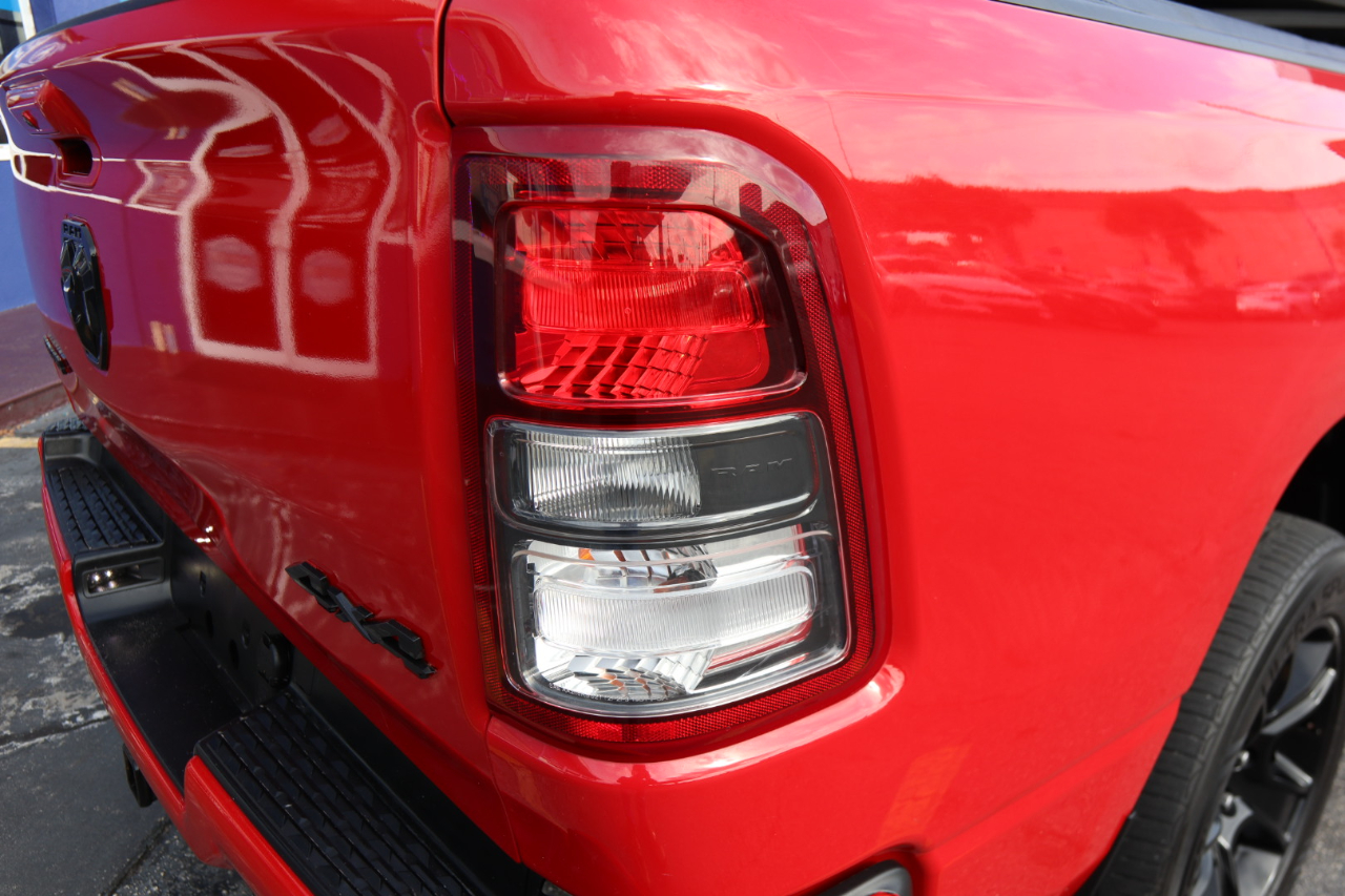 RAM 1500 Big Horn 4x4 Crew Cab 5'7" Box 2020